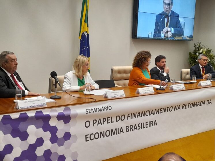 ABDE marca presença em seminário sobre o papel do financiamento na retomada da economia brasileira