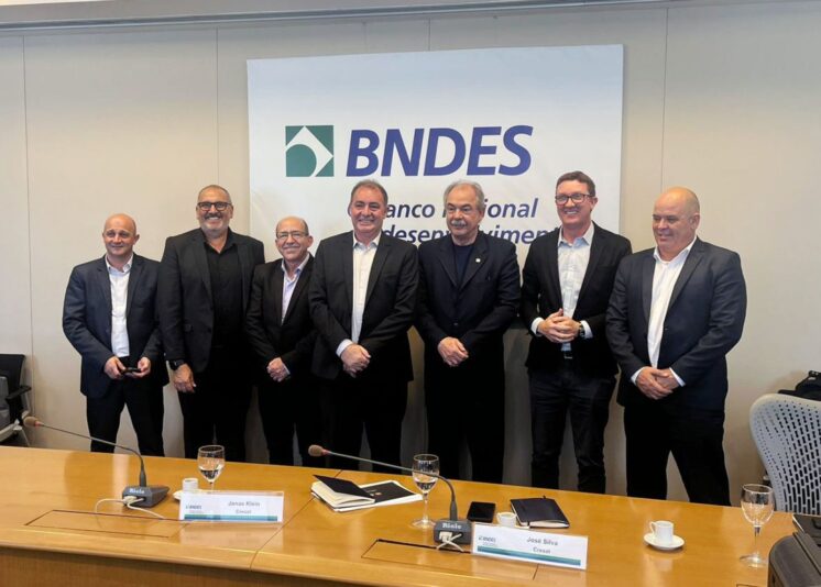 Diretores da Cresol se reúnem com presidente do BNDES