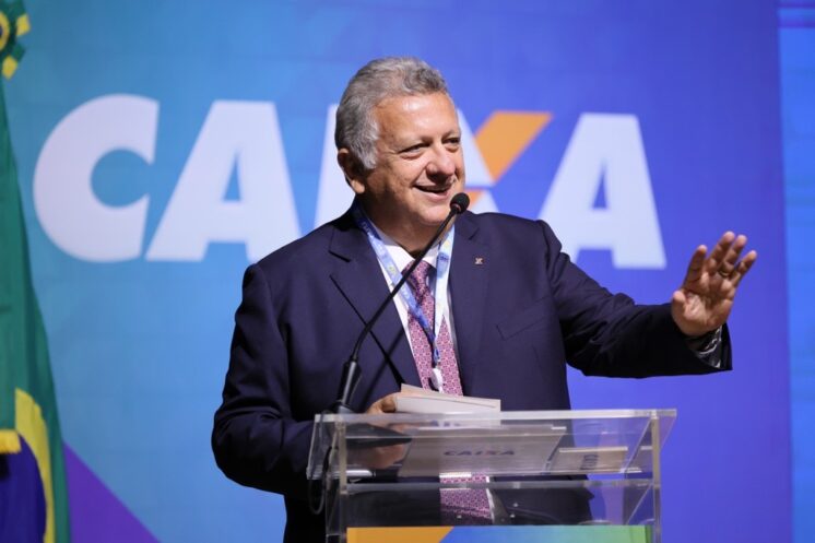 Carlos Vieira toma posse e assume a presidência da CAIXA