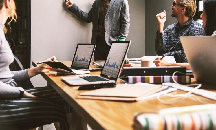 Pequenos negócios criaram 61% dos novos empregos nos quatro primeiros meses do ano